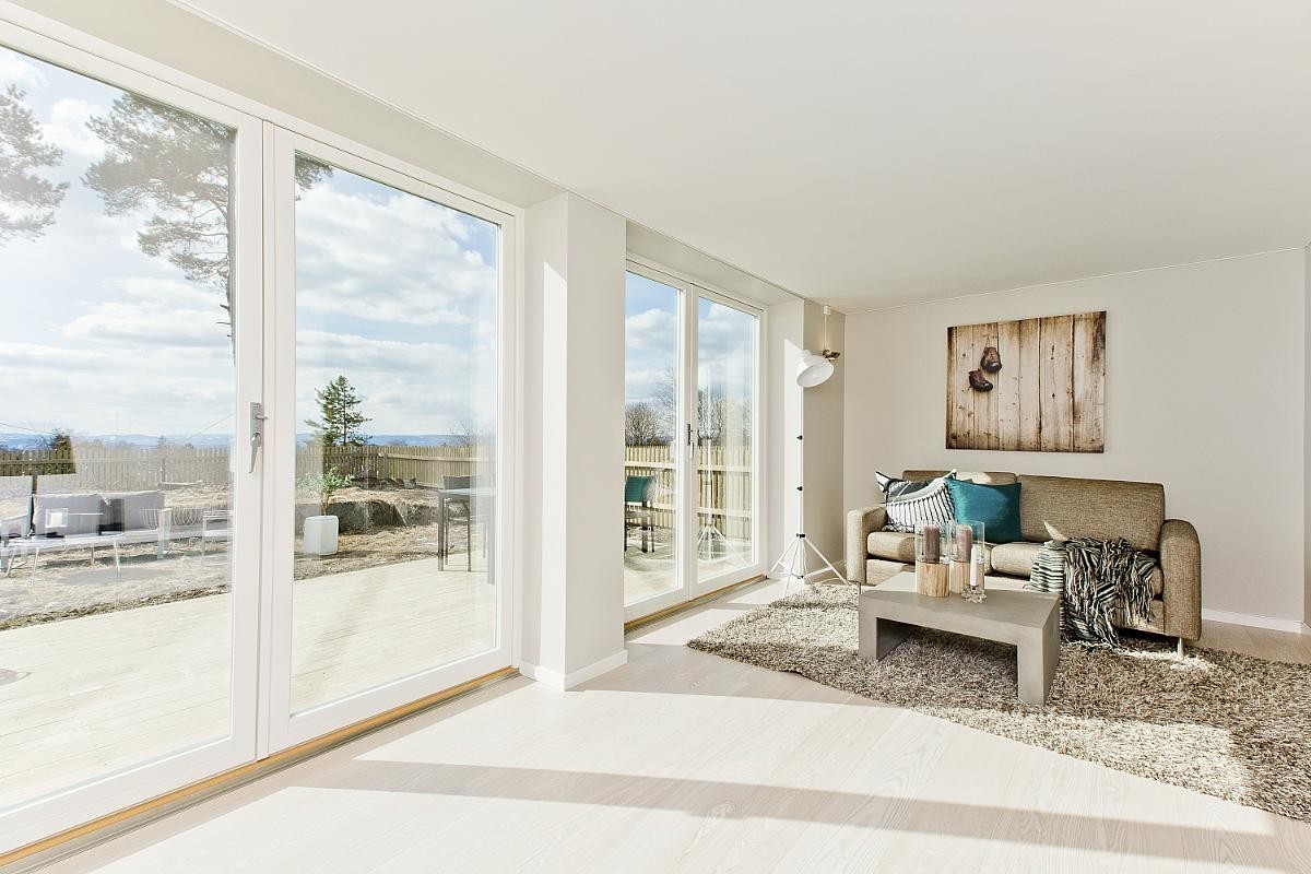 Kjellerstue med utgang til markterrasse Galleribilde