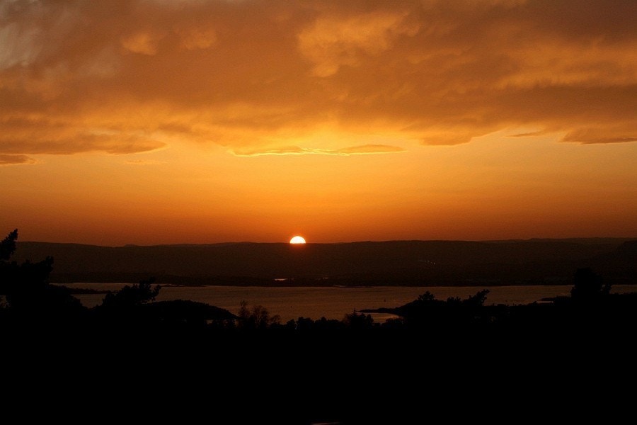 Nyt solnedgangen fra hagen og terrassen Galleribilde