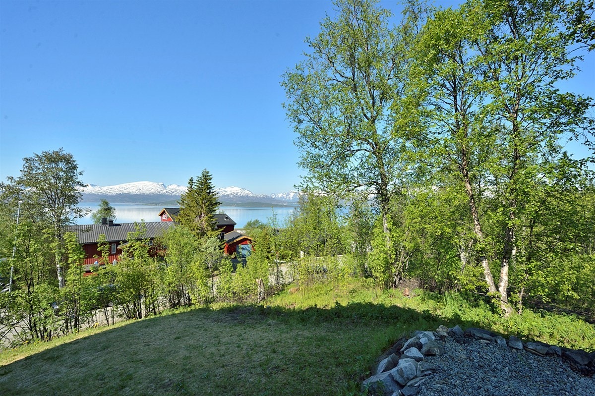 Meget flott utsiktstomt i attraktivt boområde Galleribilde