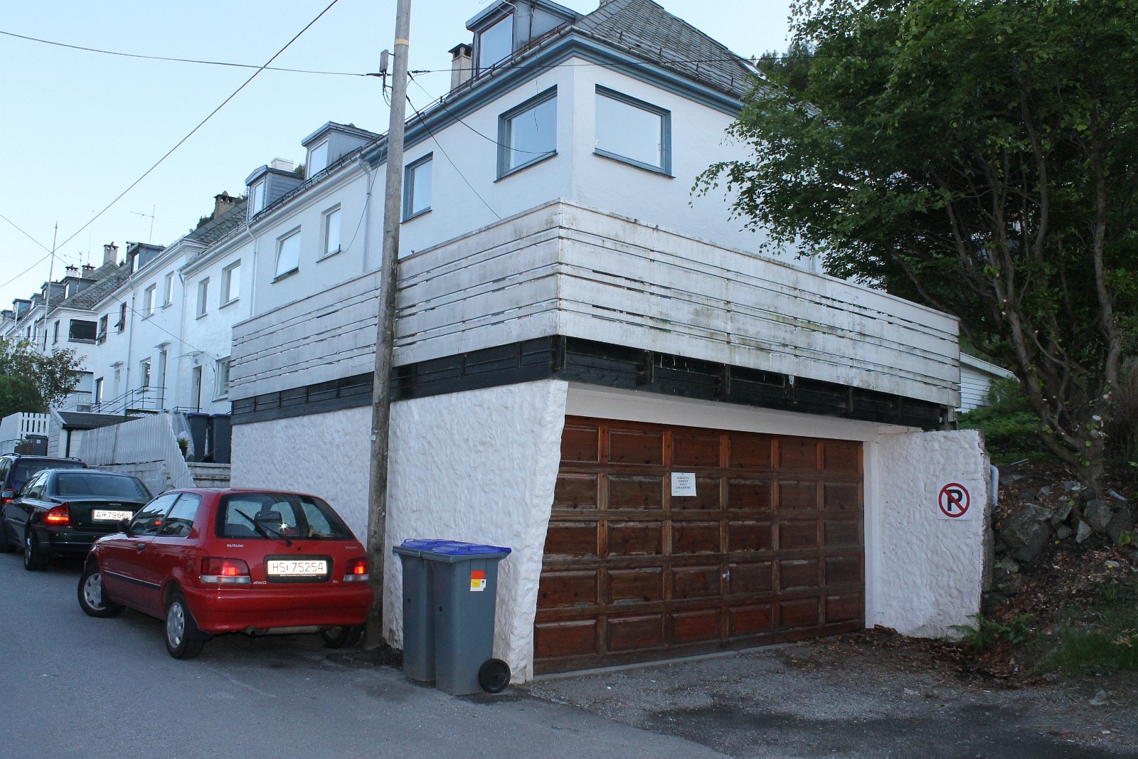 Garasje disponeres av denne leiligheten. (Gammelt bilde) Galleribilde