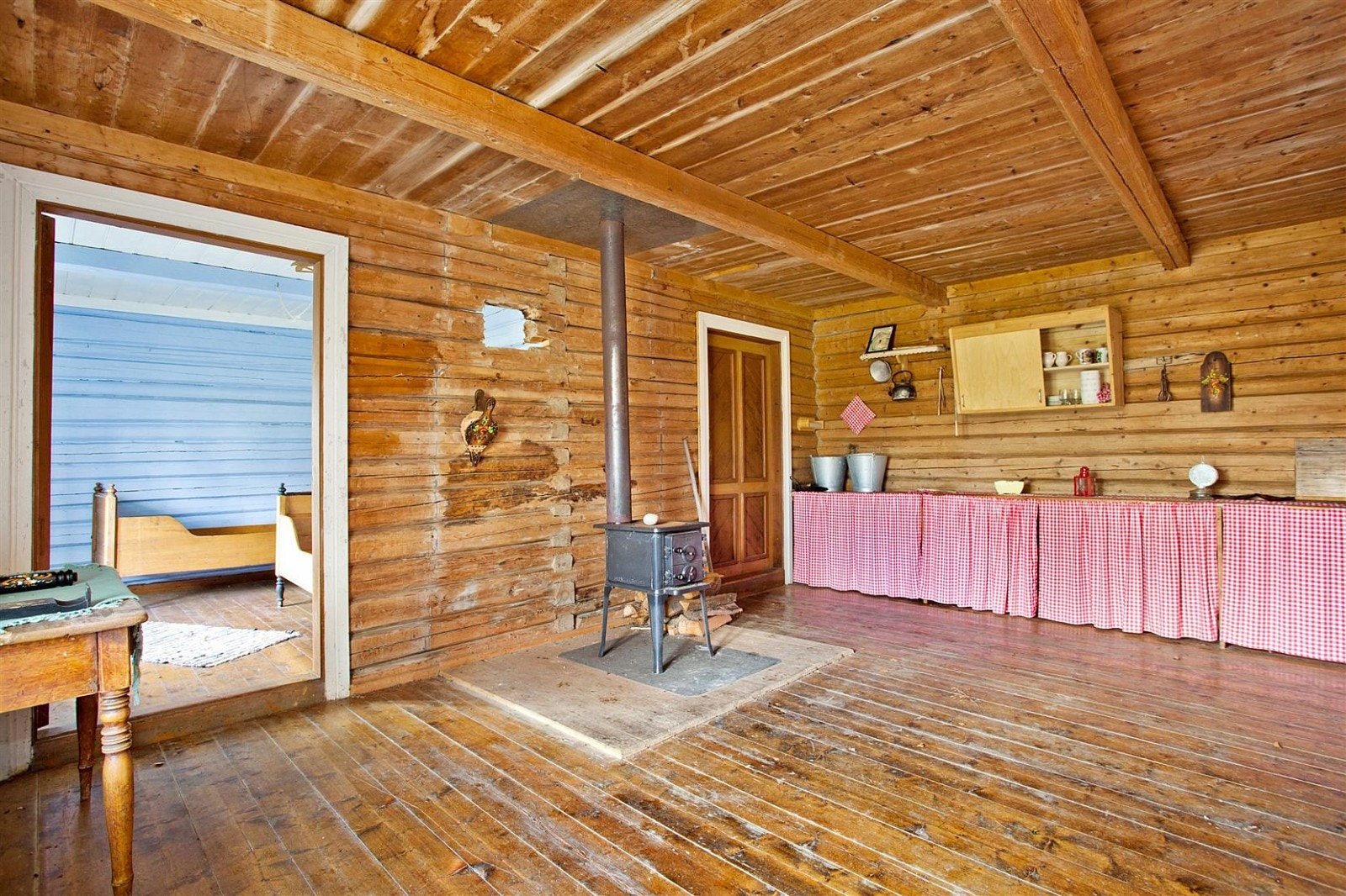 Stue og kjøkken i åpen løsning Galleribilde