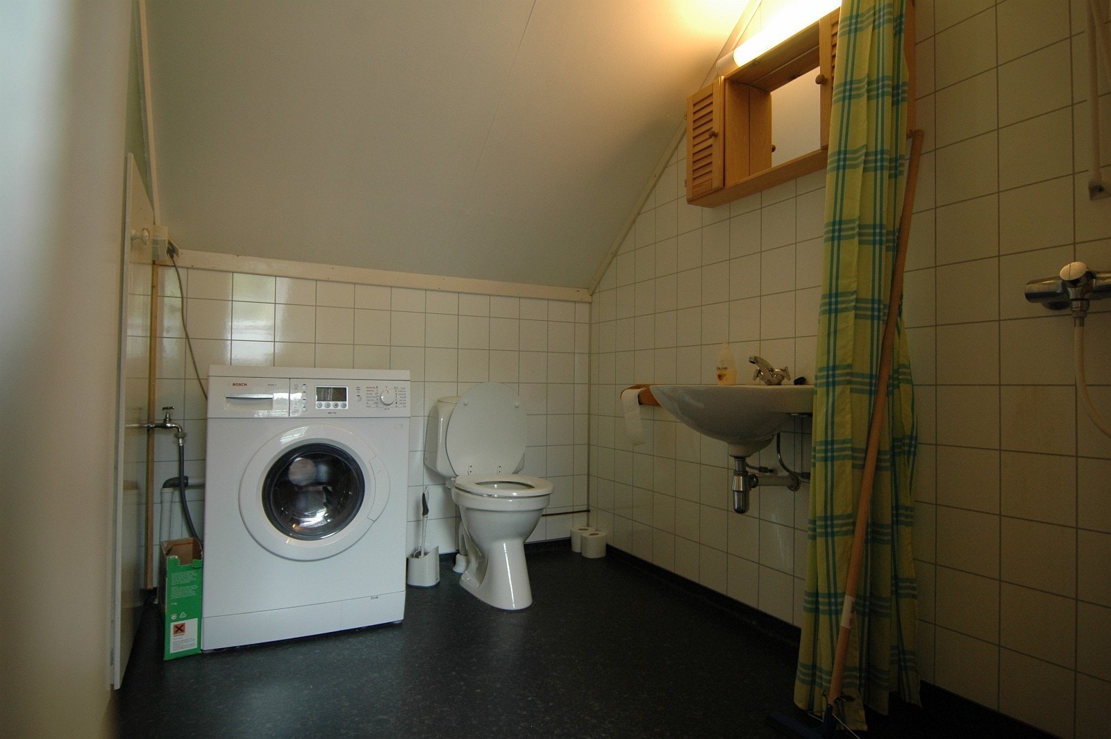 Kombinert vaskemaskin og tørketrommel. Veldig praktisk Galleribilde