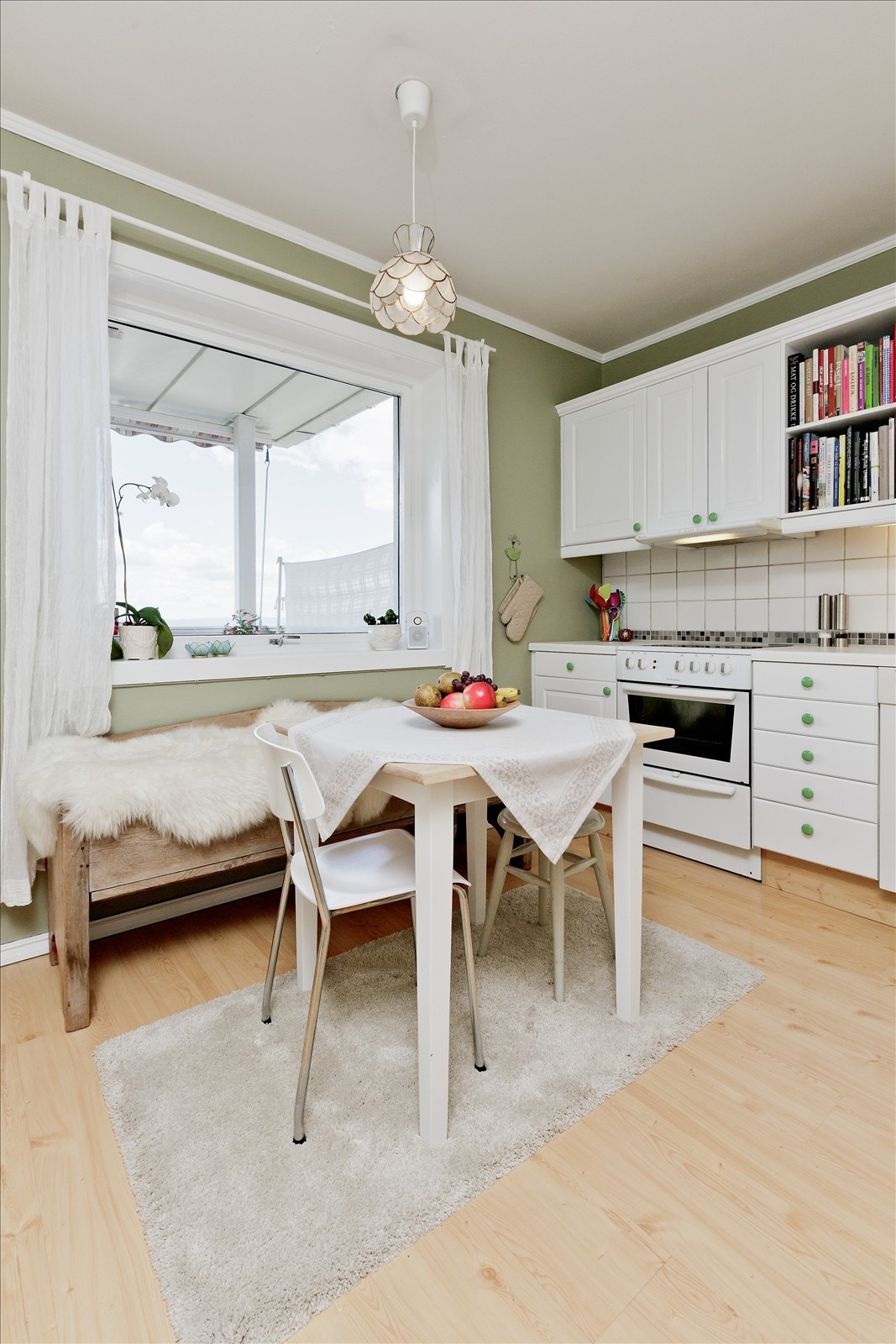 Romslig spiseplass Galleribilde