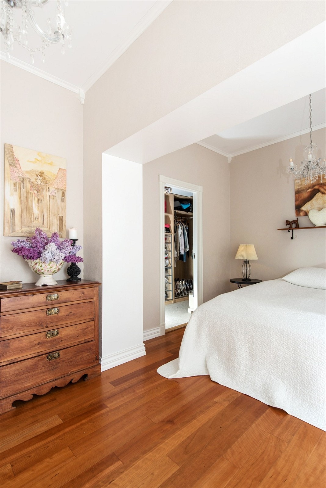 Masterbedroom med garderoberom Galleribilde