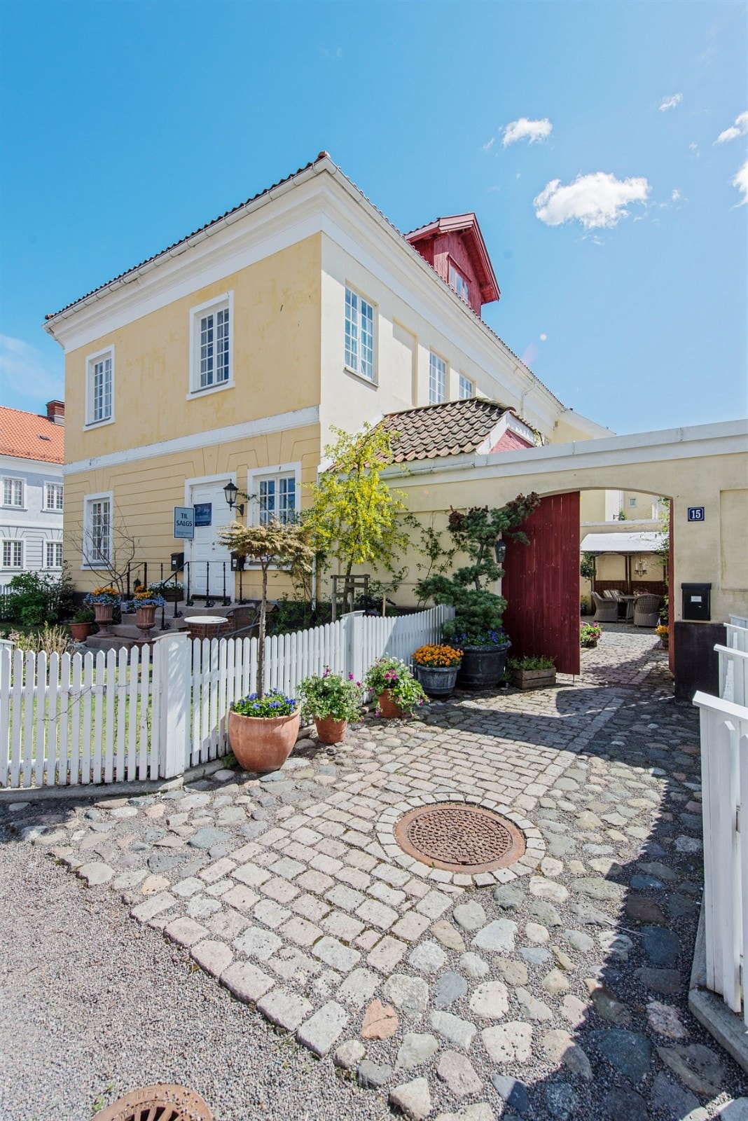 Hjørneleilighet/paviljong med eget gårdsrom Galleribilde