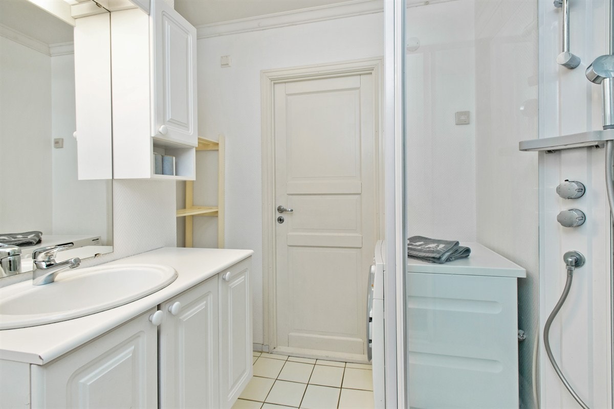 Flislagt bad Galleribilde