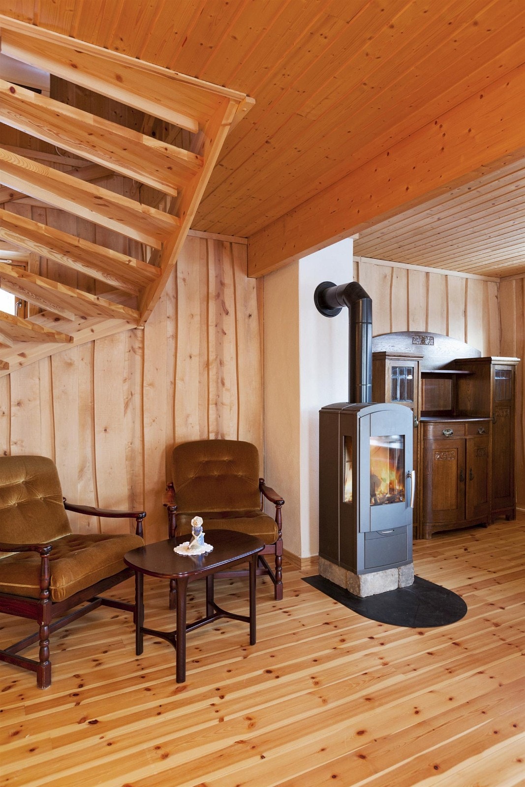 Peisovn av nyere dato på stue Galleribilde