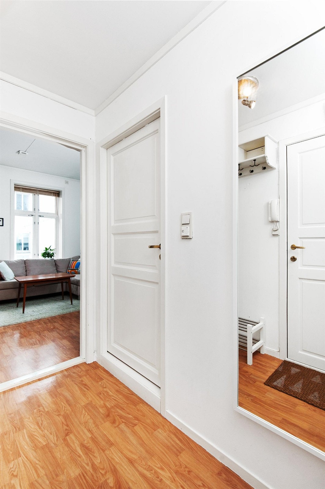Lysmalt og pen entrè Galleribilde