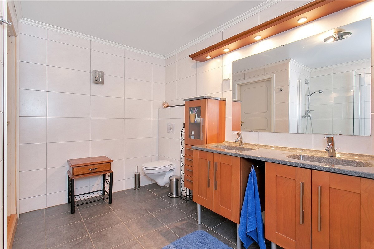 Del av bad Galleribilde