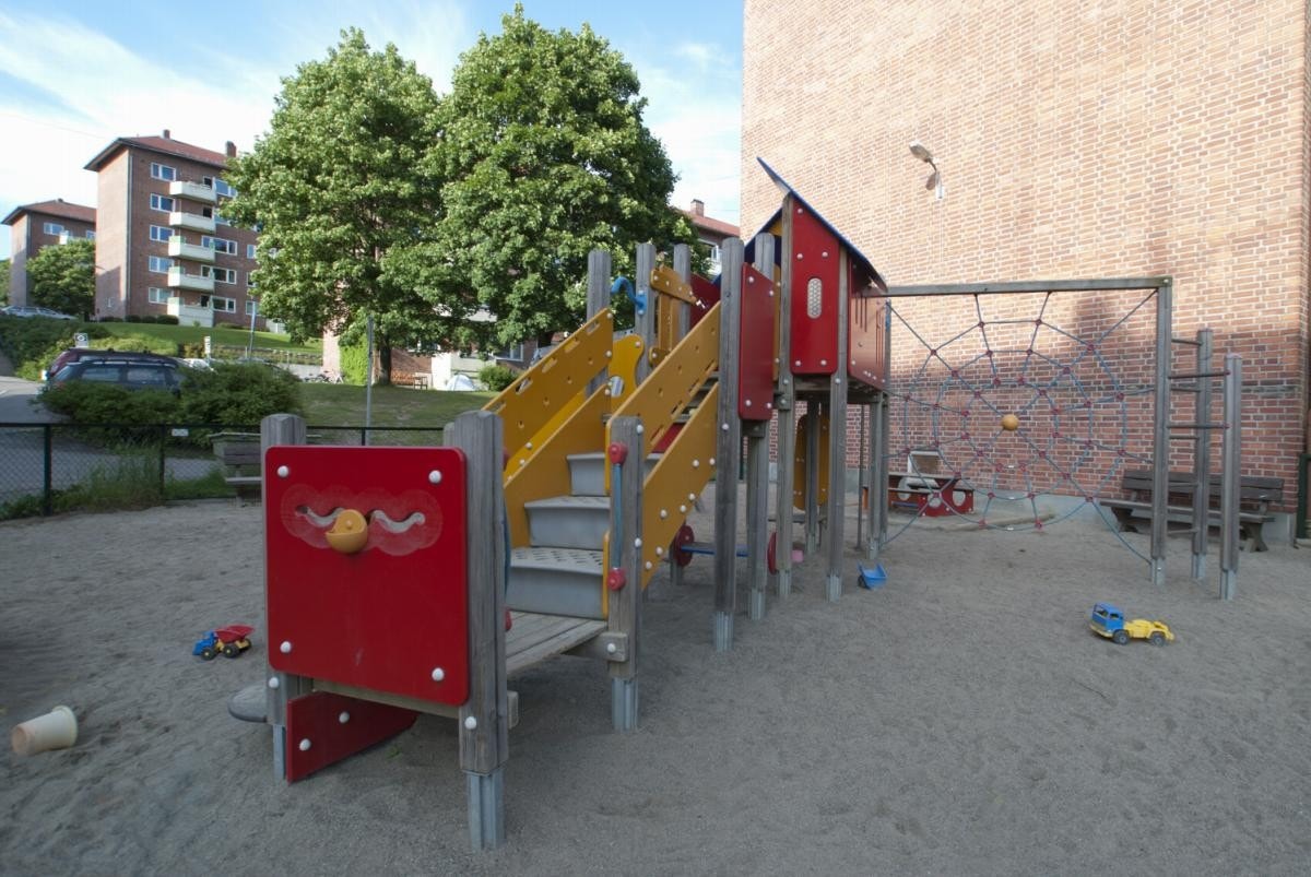 Lekeplass på borettslagets område Galleribilde