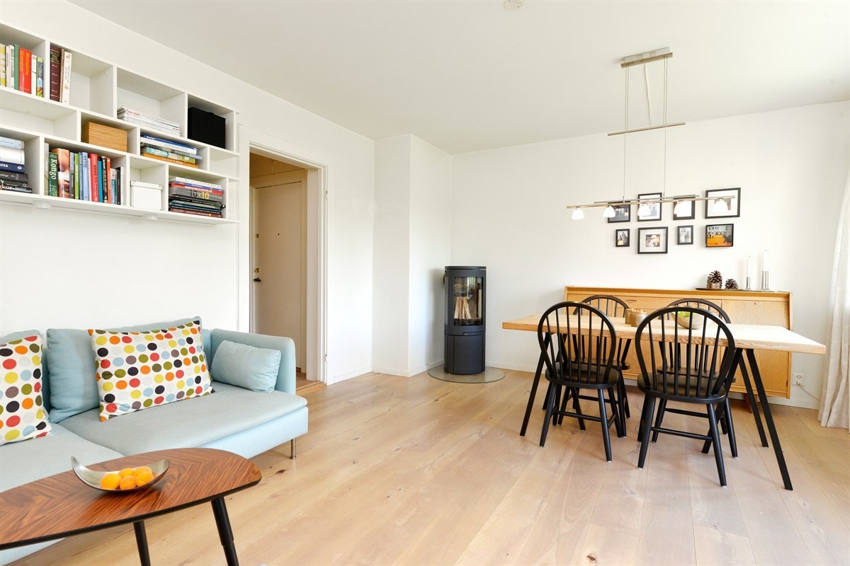 Stue med plass for spisebord Galleribilde