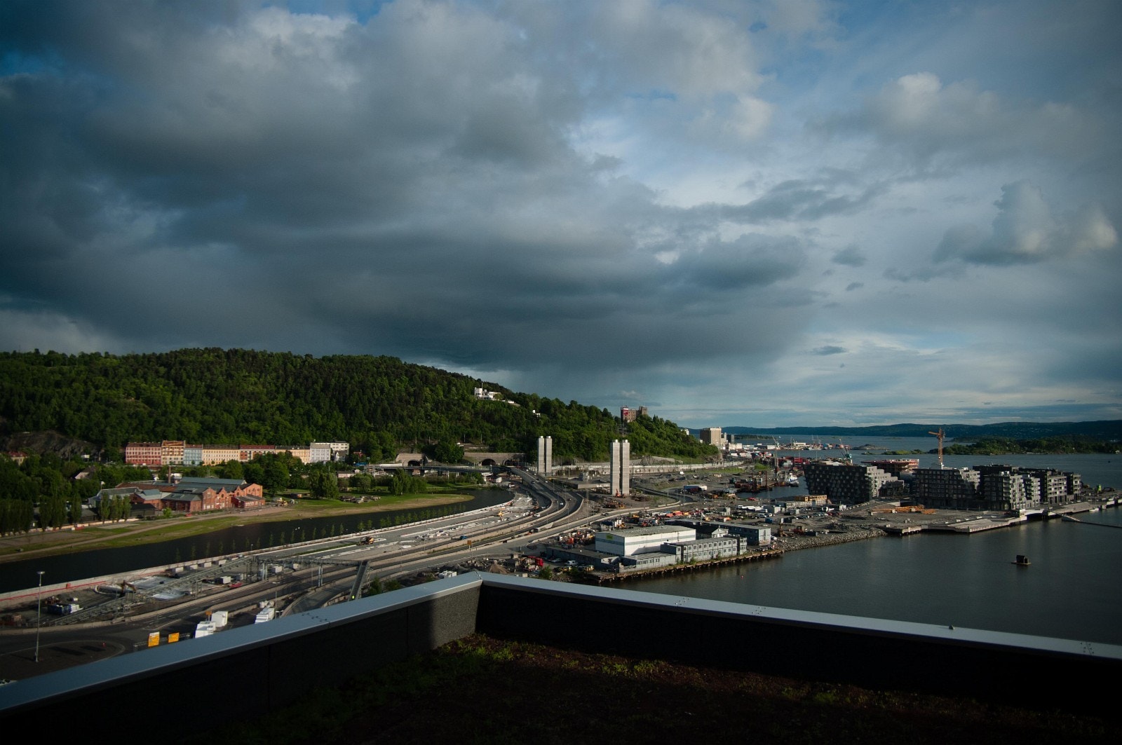 Utsikt felles takterasse 15.etasje (kan bookes for private arrangement) Galleribilde