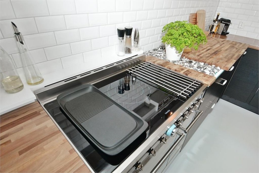 Bred induksjonsovn fra SMEG. Galleribilde