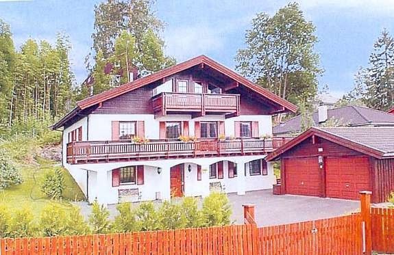 Inngang bak garasjen Galleribilde