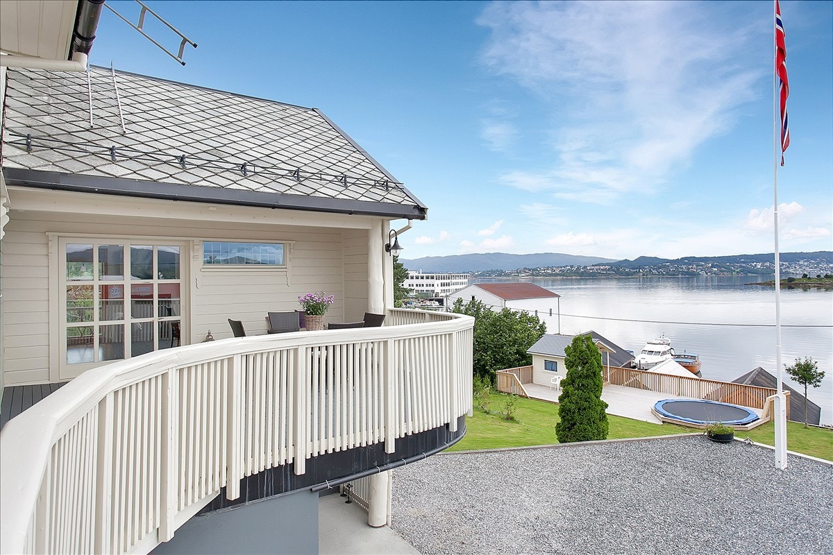 Utsikt fra terrasse Galleribilde