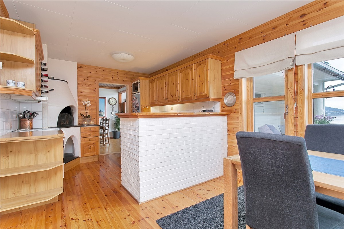 Spiseplass mot kjøkken Galleribilde