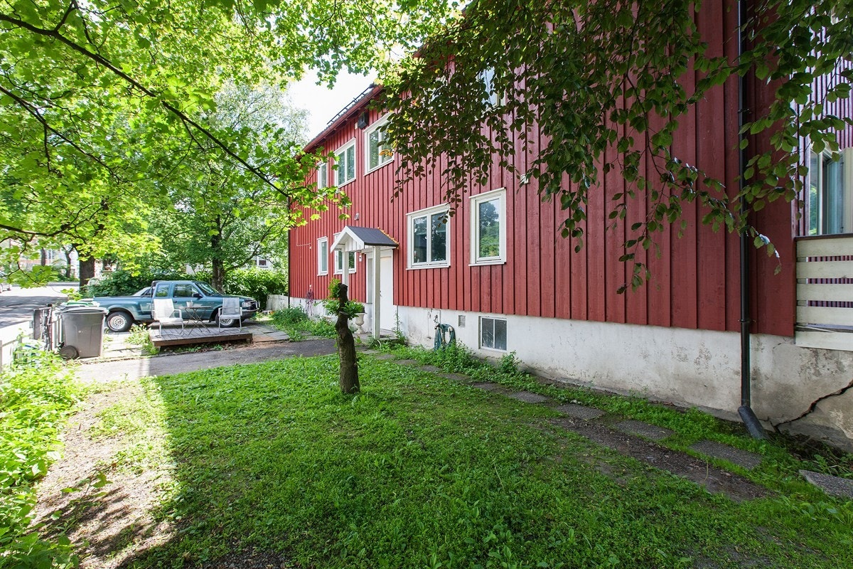 Fremsiden av eiendommen. Galleribilde