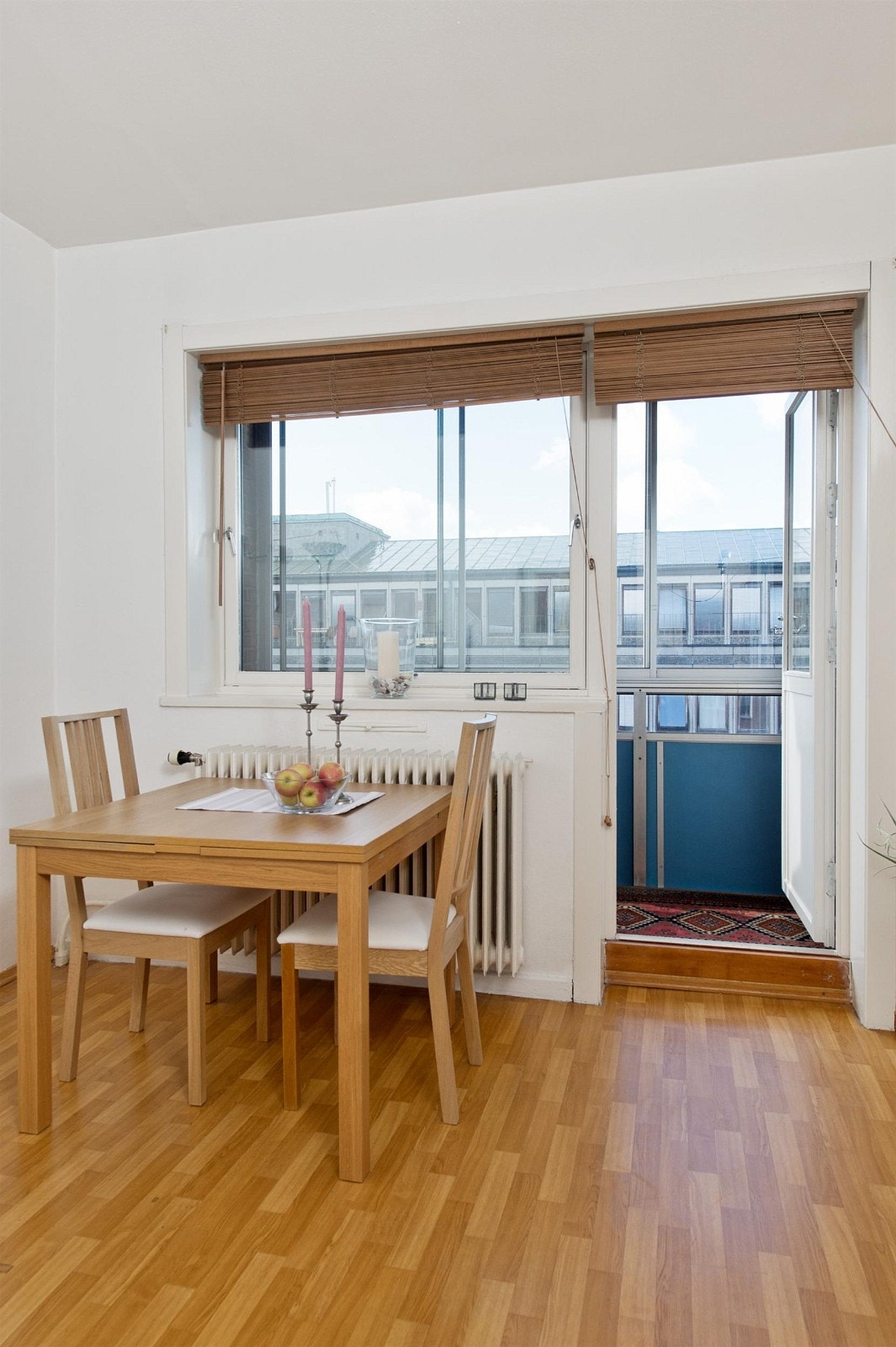 Plass til spisebord i stuen. Galleribilde