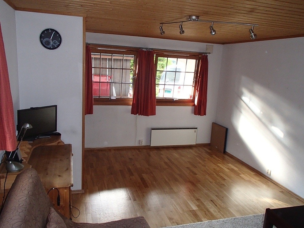 Stue (bøblert med kommoder) Galleribilde