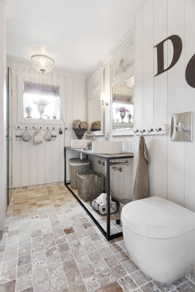 Lekkert, nytt bad i hovedetasjen Galleribilde