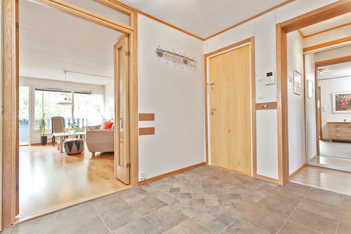 Flislagt entré Galleribilde