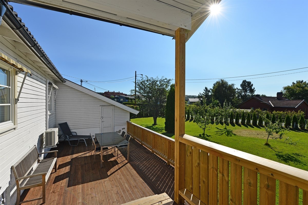 Solrik terrasse Galleribilde