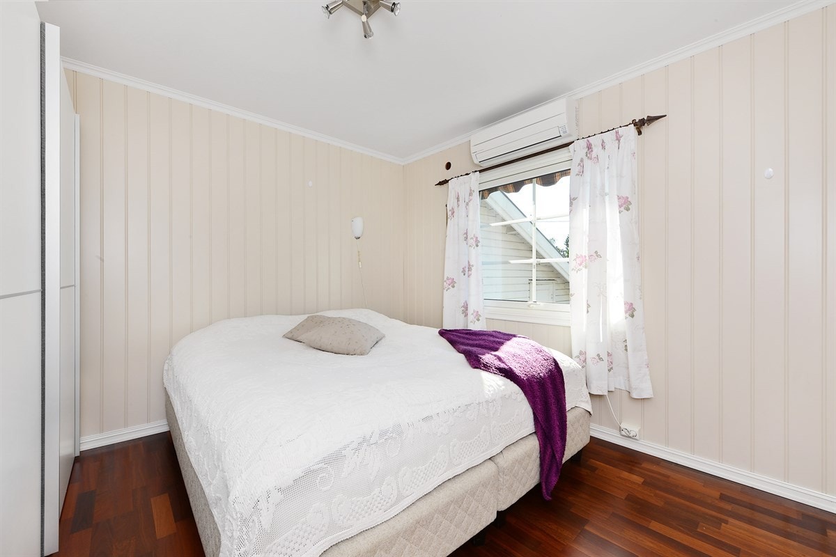 Soverom 2 i 1.etg. Galleribilde