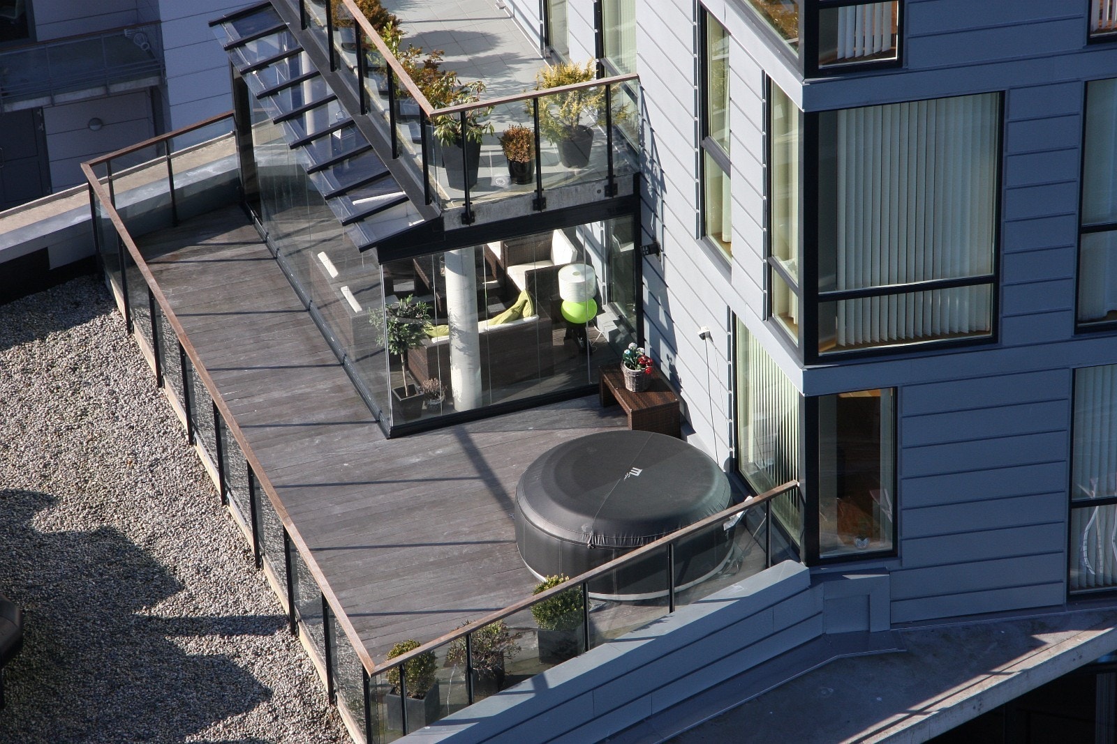 Terrasse mot sør med innglassing Galleribilde