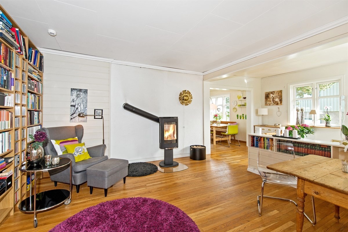 Peisestue/bibliotek Galleribilde