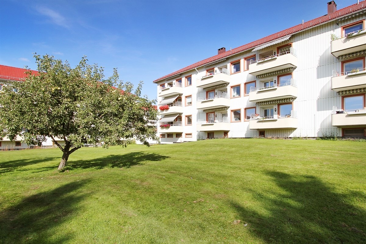 Beliggende i grønne, skjermede omgivelser på Etterstad Galleribilde