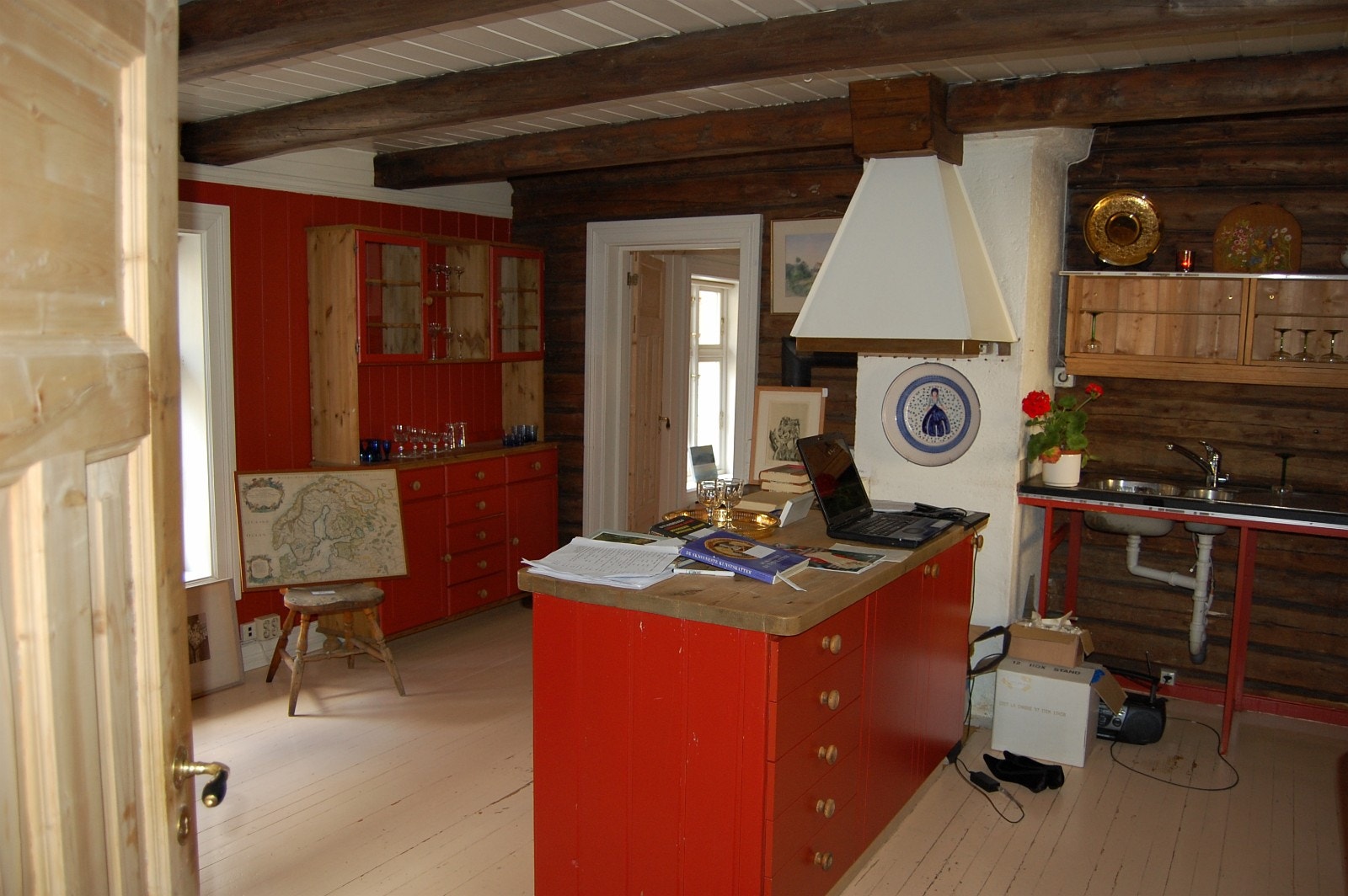 Kjøkken med vedovn Galleribilde
