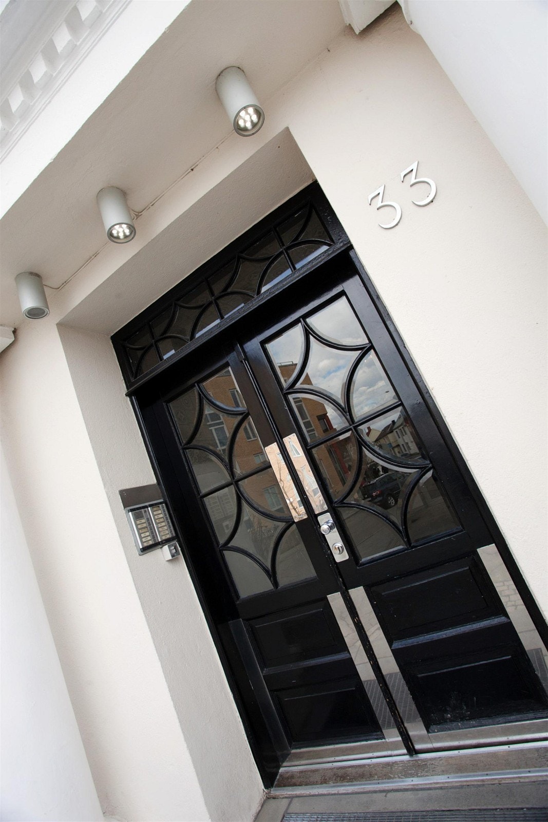 Inngangsparti gård Galleribilde