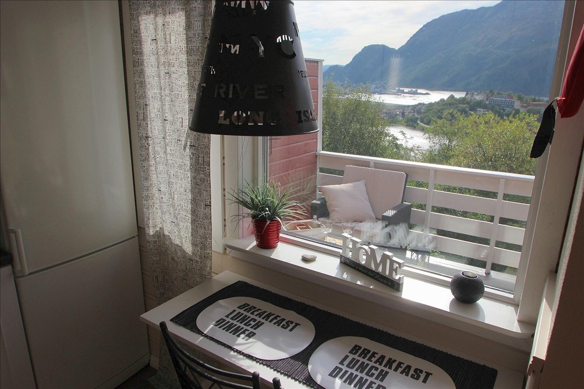 Kjøkken med utsikt Galleribilde