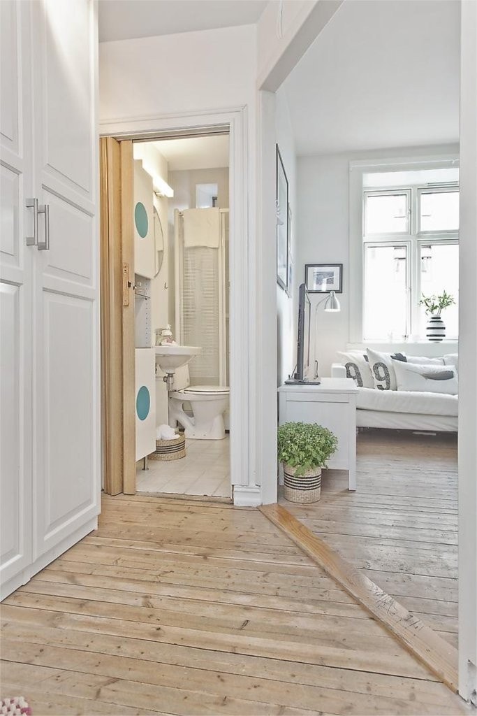 Entré/gang med pene, originale tregulv Galleribilde