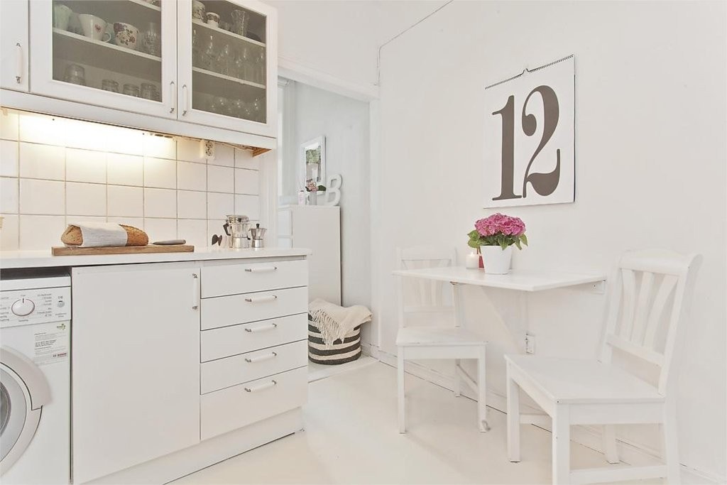 Praktisk klaffbord medfølger Galleribilde