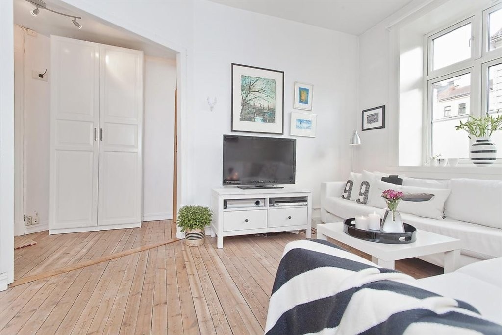 Ekstra bred åpning mellom stue og entré/gang Galleribilde