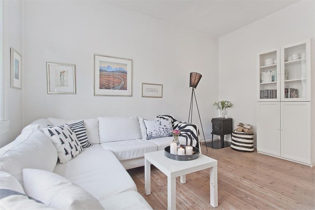 Pene, originale tregulv og lysmalte vegger Galleribilde