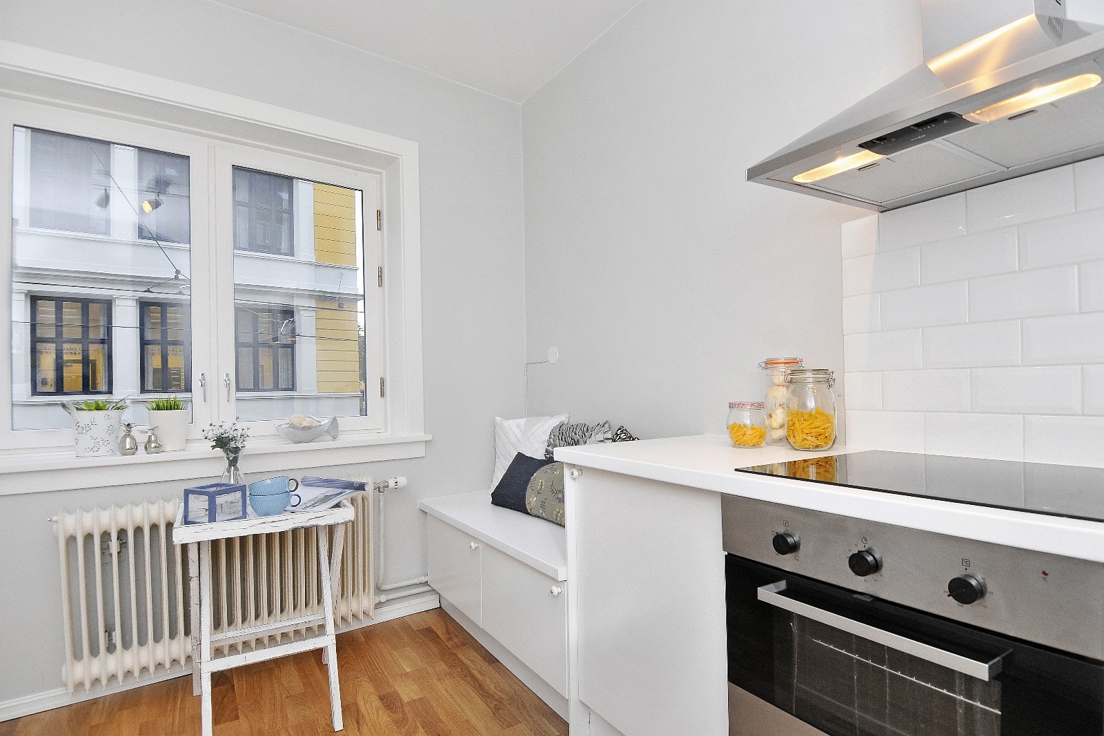 Kjøkken med spiseavdeling Galleribilde