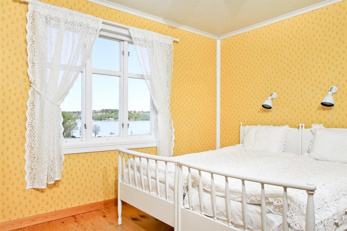 Soverom eldre del Galleribilde