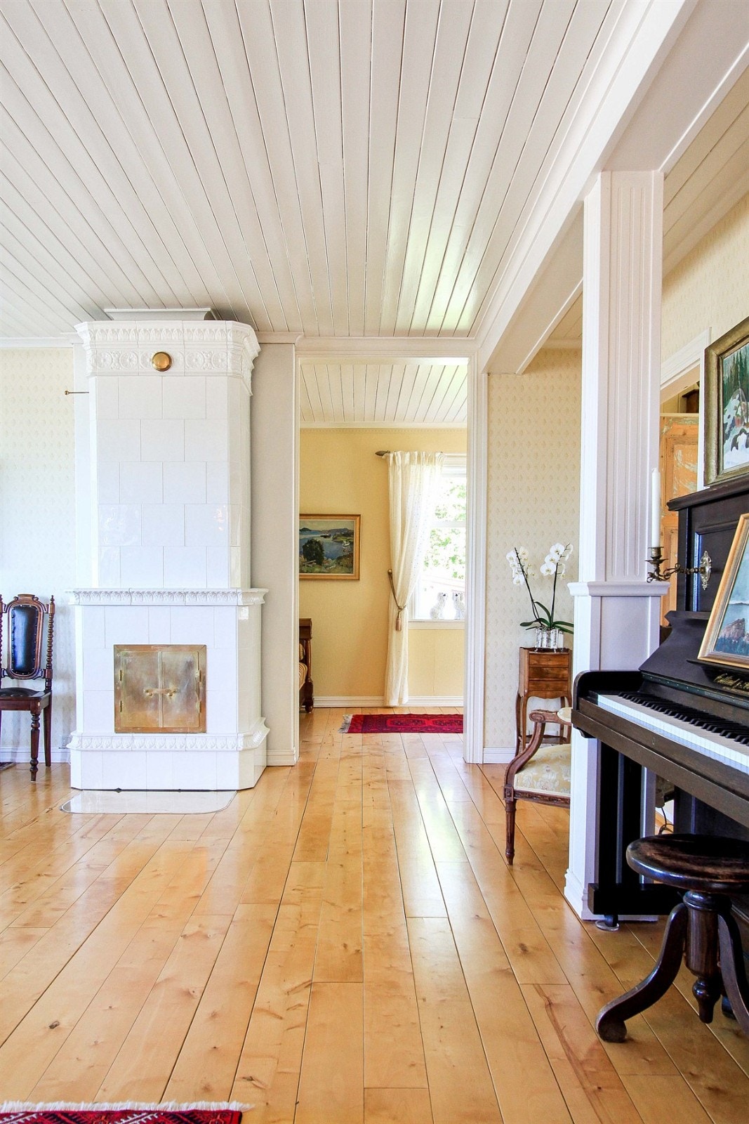 Kakkelovn i ny del Galleribilde