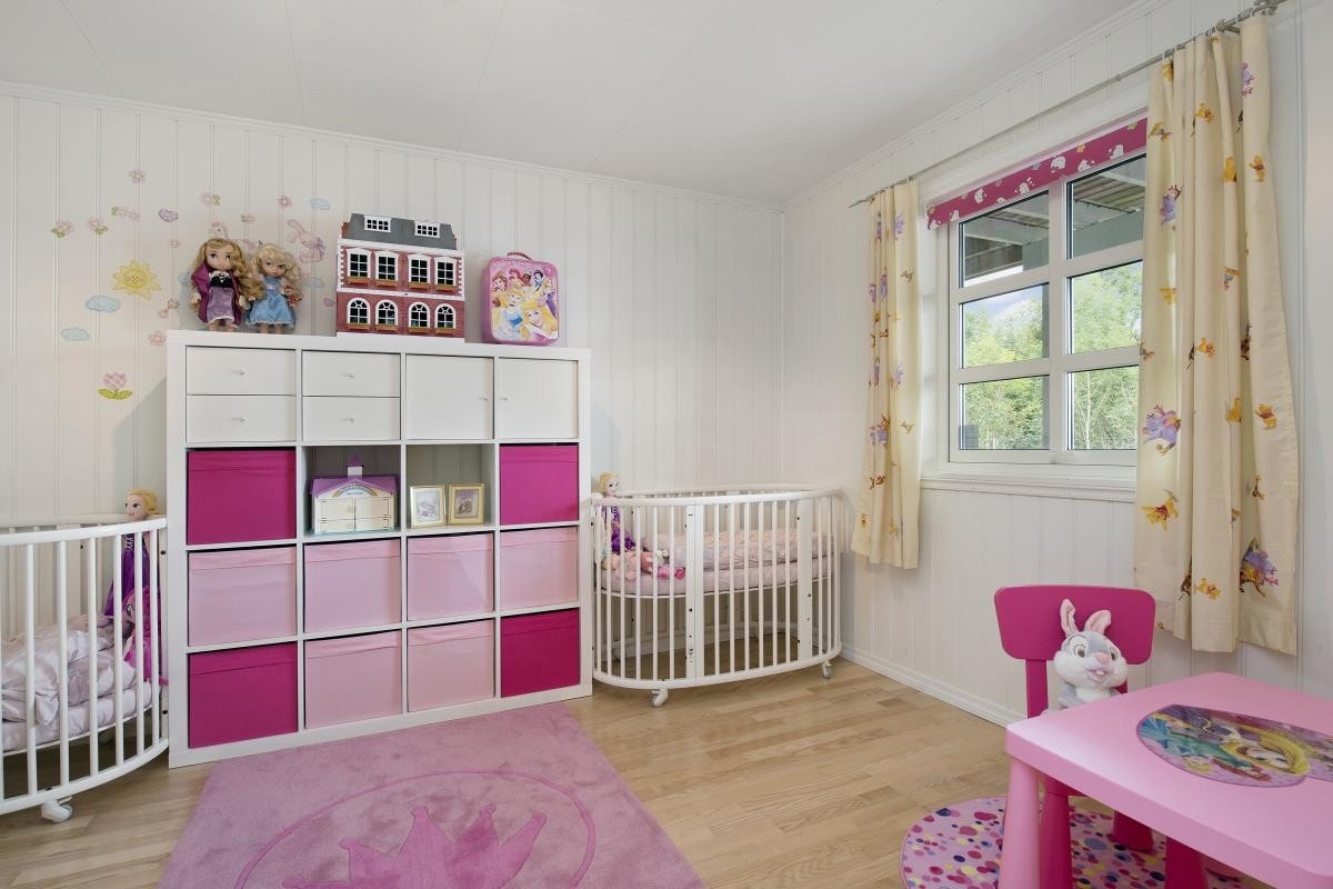 Romslig barneværelse/soverom Galleribilde