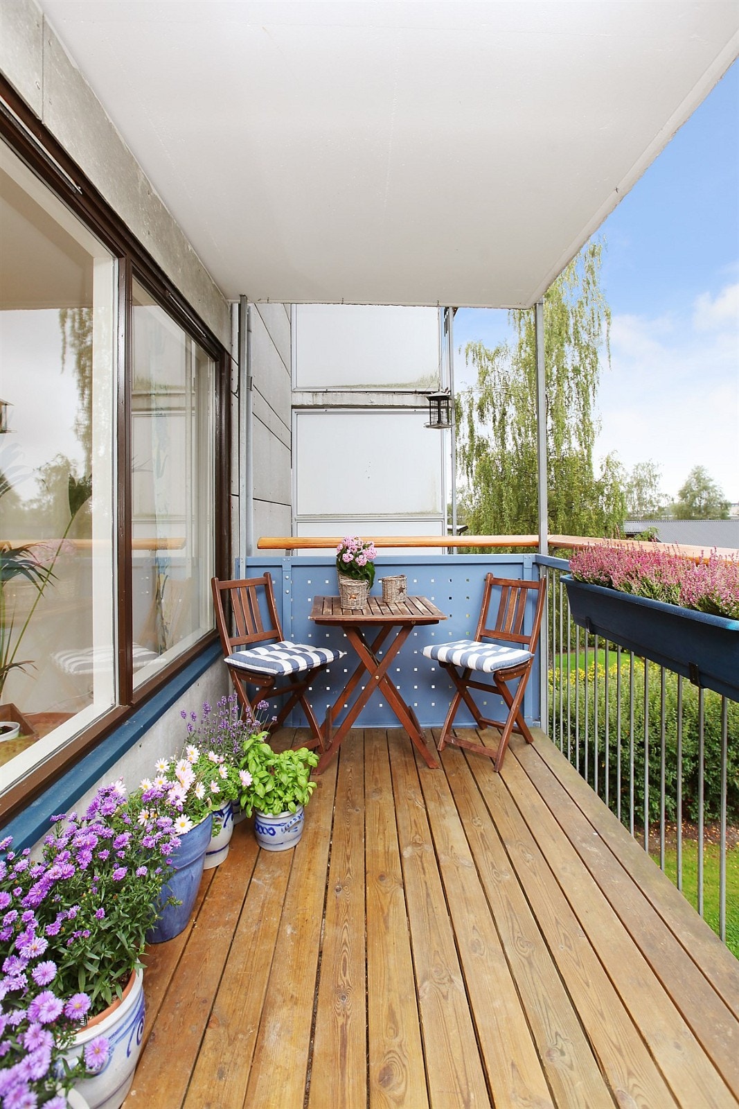 Skjermet solrik vestvendt balkong på ca 11 kvm Galleribilde