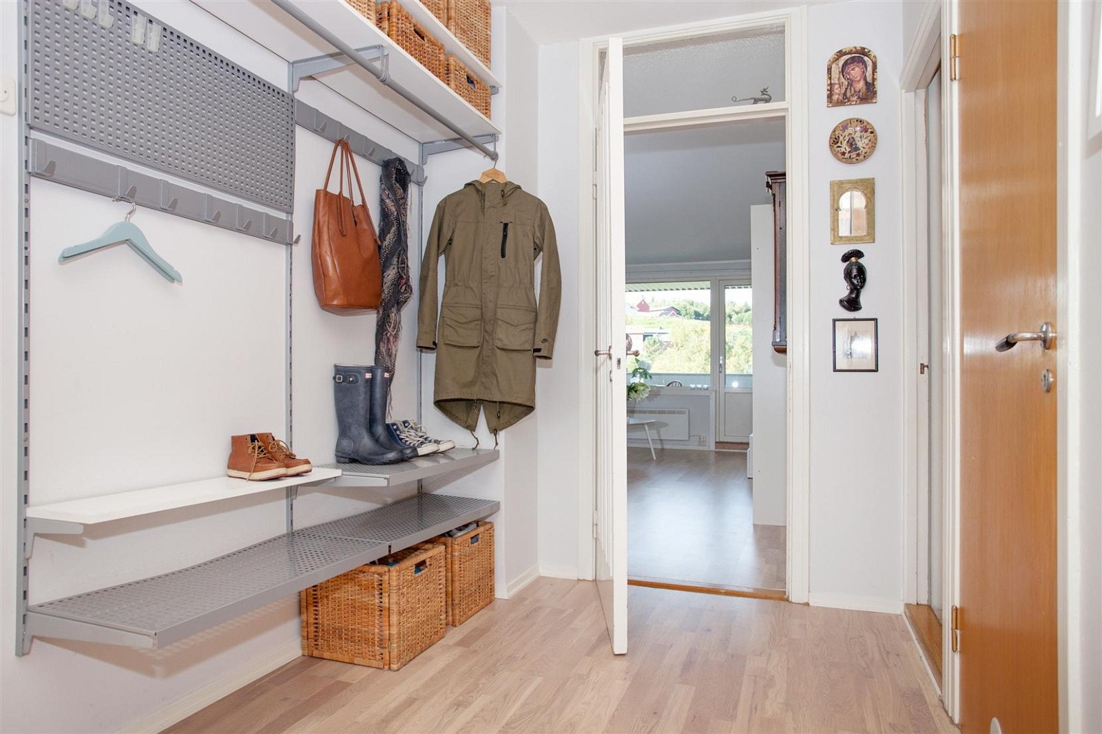 Praktisk entré. Galleribilde