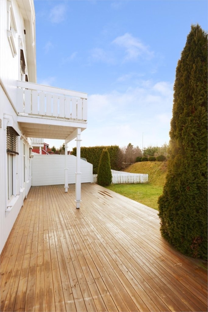 Terrasse annen vinkel. Galleribilde