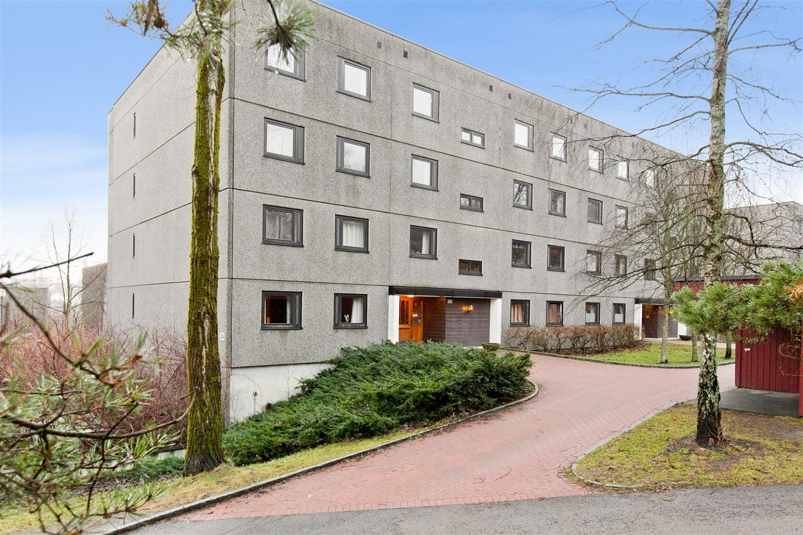 Velkommen til Hovseterveien 54 a. Trappefri adkomst. Endeleilighet og høy 1. etasje. Galleribilde