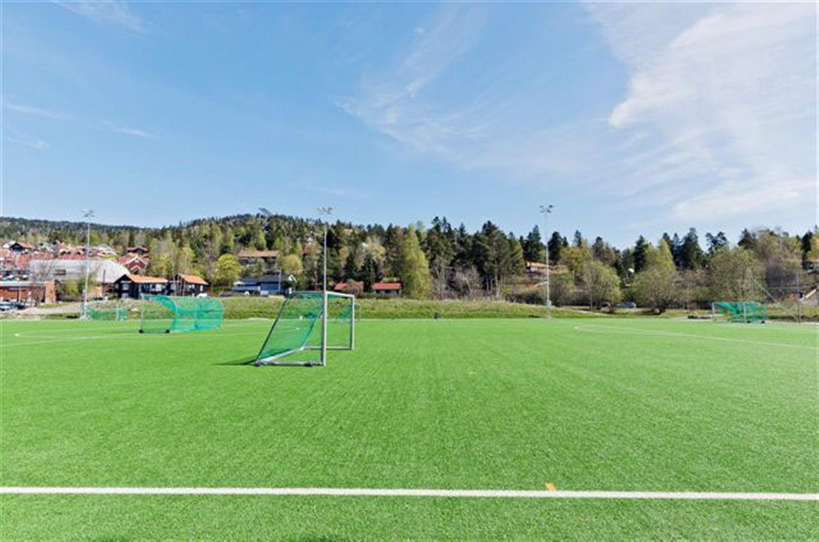 Fotballsbane i nærområdet. Galleribilde