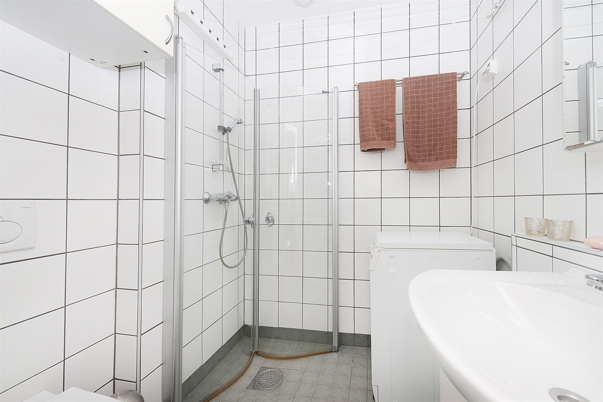 Flislagt pent bad fra 2005 Galleribilde