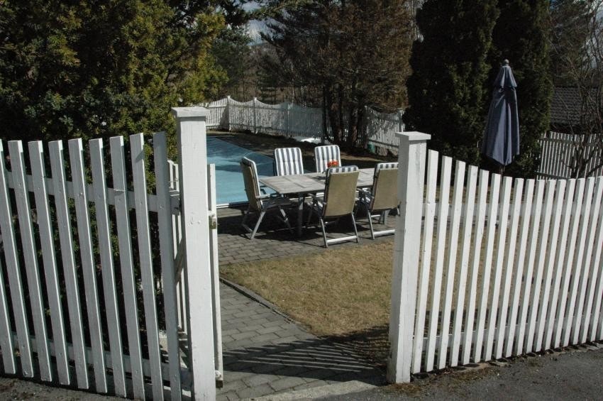 The gate to the apartment/Hybel Galleribilde