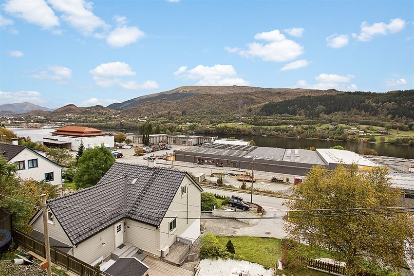 Utsikt fra boligen mot Arnavågen m.m. Galleribilde