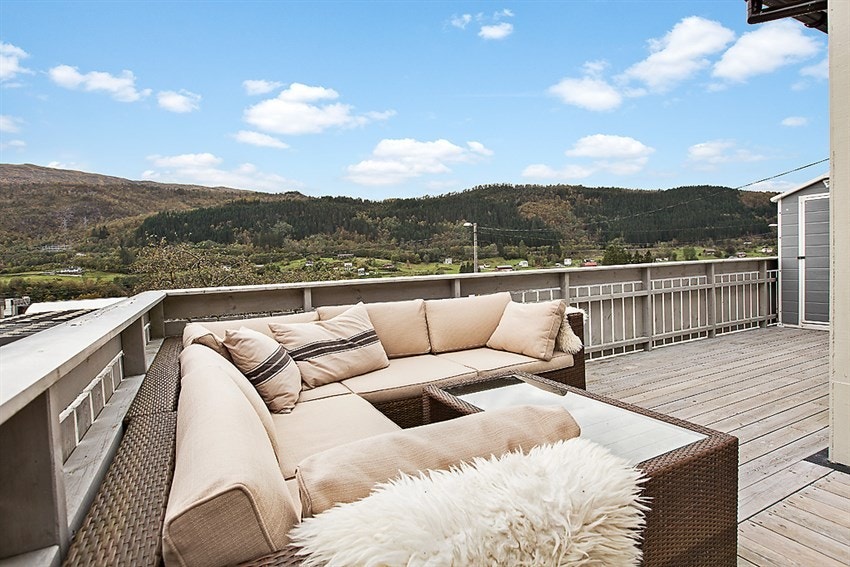 Utgang fra stue til stor altan på 32 kvm. Galleribilde